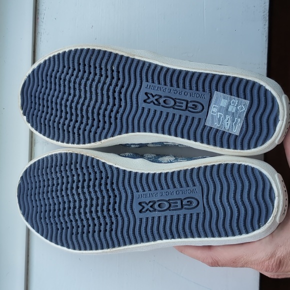 Geox Brand New Canvas and Leather Girls shoes size 32 made in Italy - Picture 5 of 7